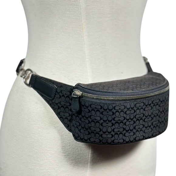 COACH Vintage Signature Jacquard Monogram Canvas Belt Bag / Waist Pack - Picture 2 of 15